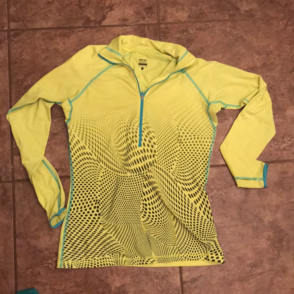 EUC Nike Pro 1/2 zip pullover